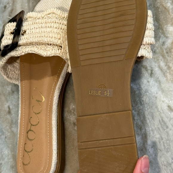 Women’s CCOCCI Leslie buckle slip on sandal- Size 5.5 - Picture 6 of 7